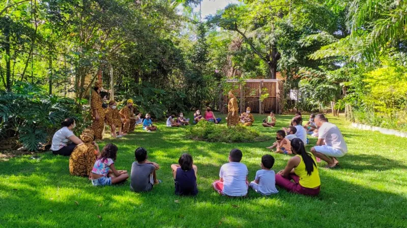 Aprender fora do muro: os espaços de formação política que crescem nas periferias brasileiras